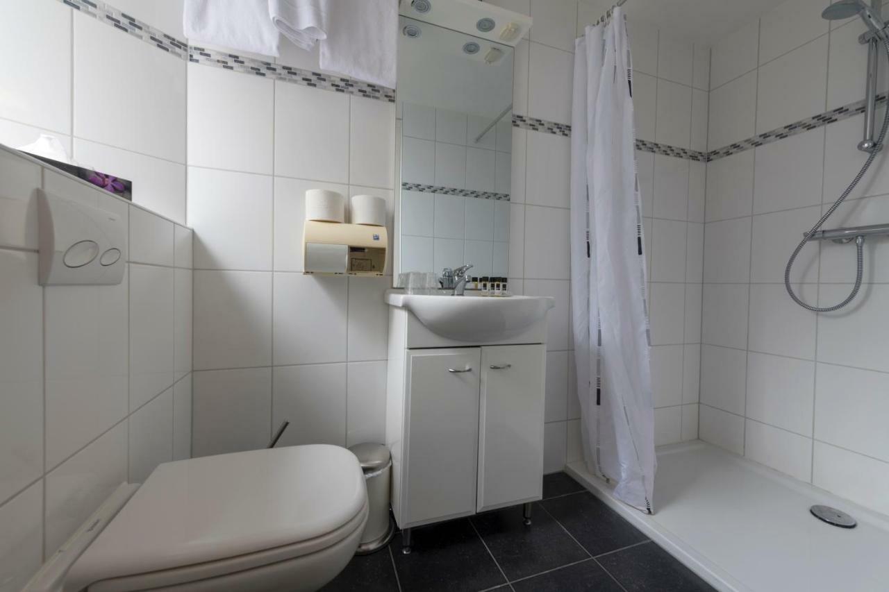 Hotel De Waag Makkum Esterno foto